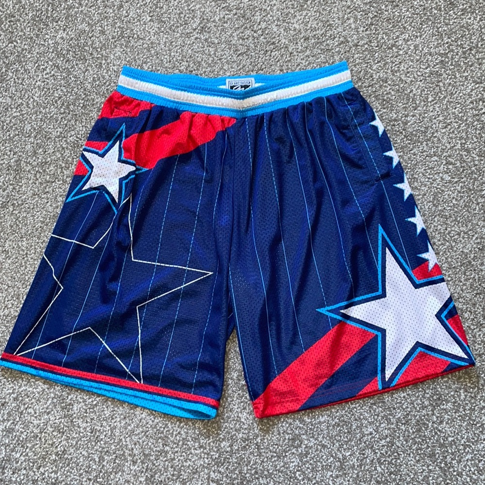 GV art men’s shorts